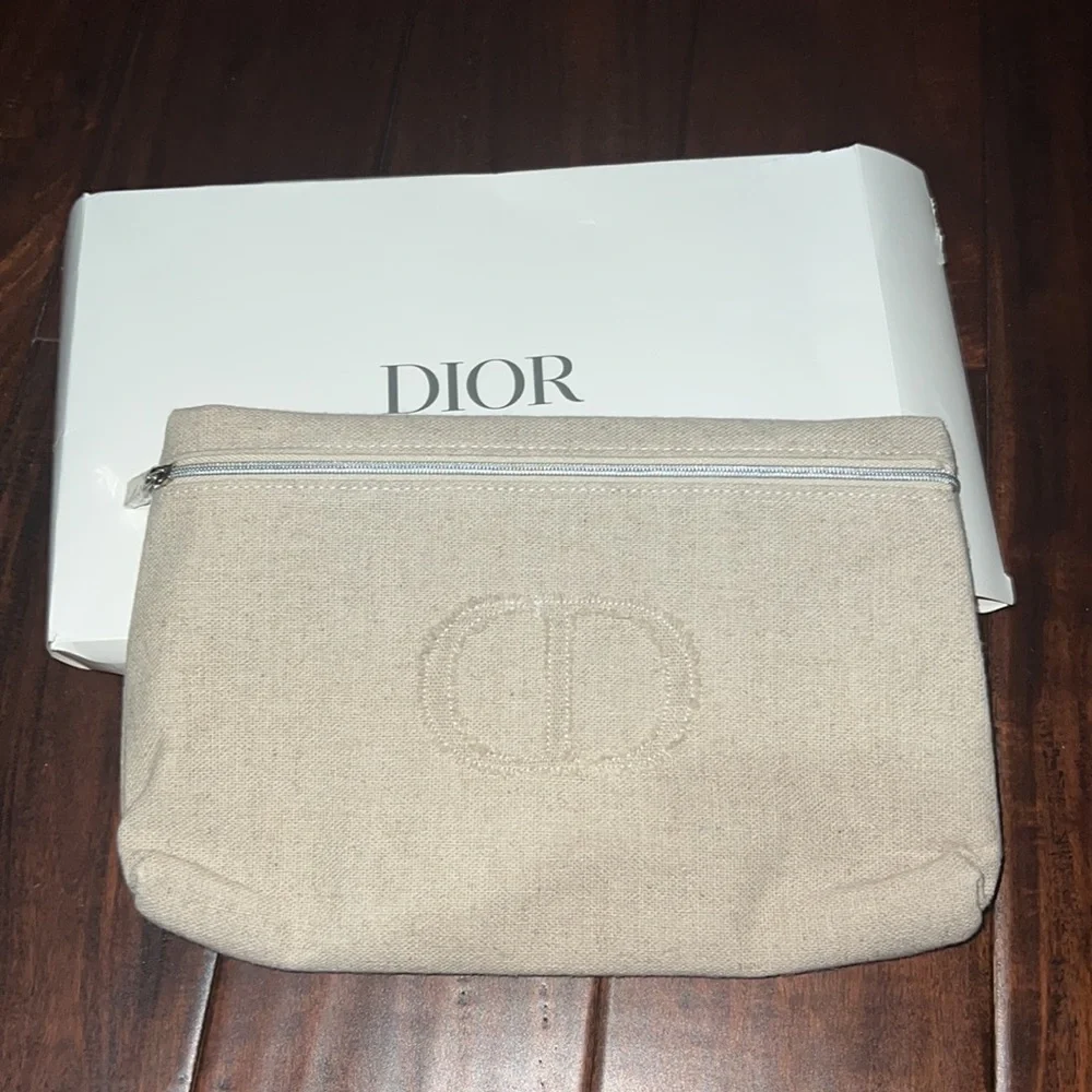 DIOR - Picture 2 of 4